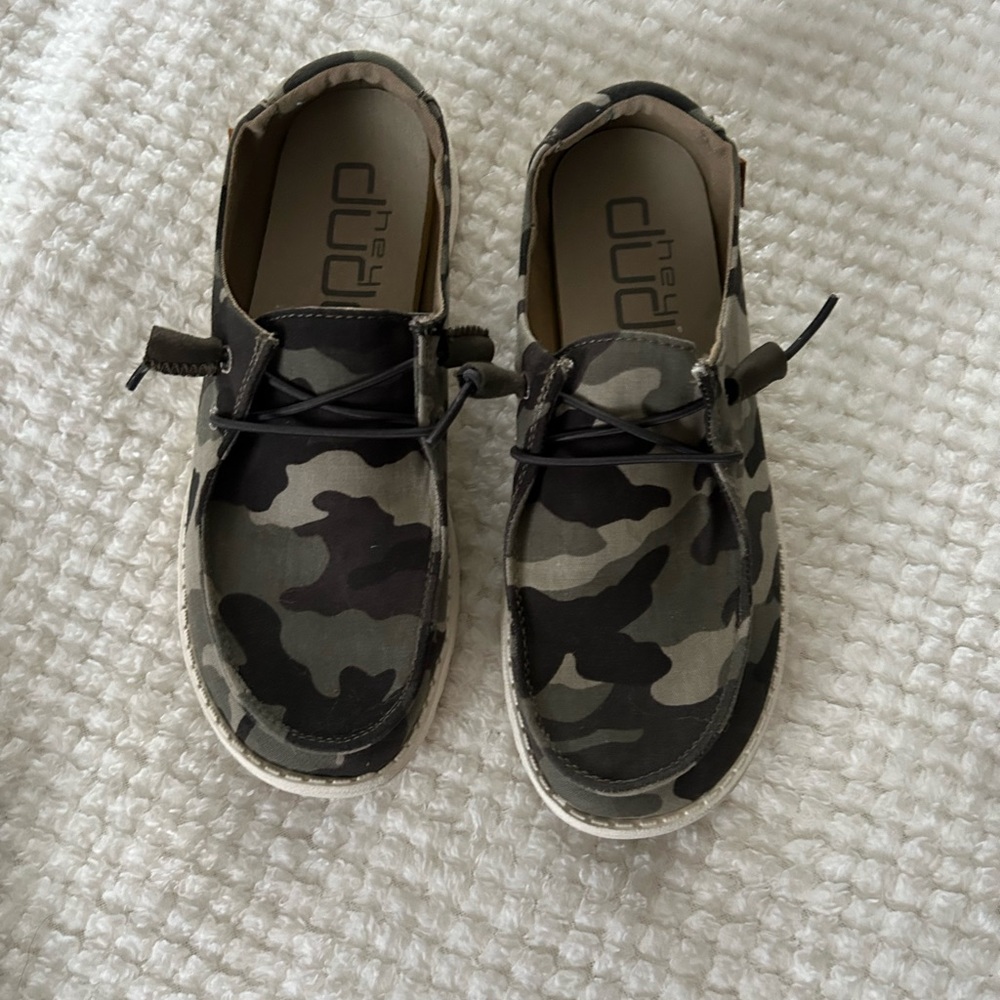 Hey Dudes size 7 worn twice